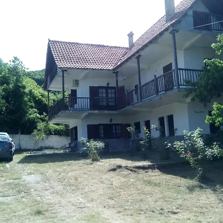 Lodge Alexander's Maisonette *